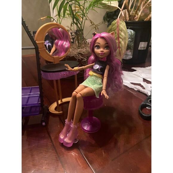 Monster High Doll And Playset, Clawdeen Wolf Boo-Tique Studio With Fashion Acce - Picture 14 of 15